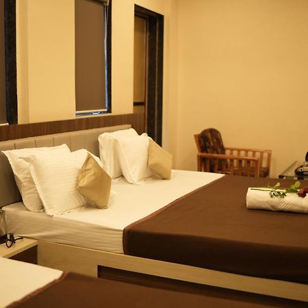 Hotel Sitara Inn Ratnāgiri Buitenkant foto