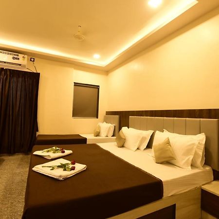 Hotel Sitara Inn Ratnāgiri Buitenkant foto