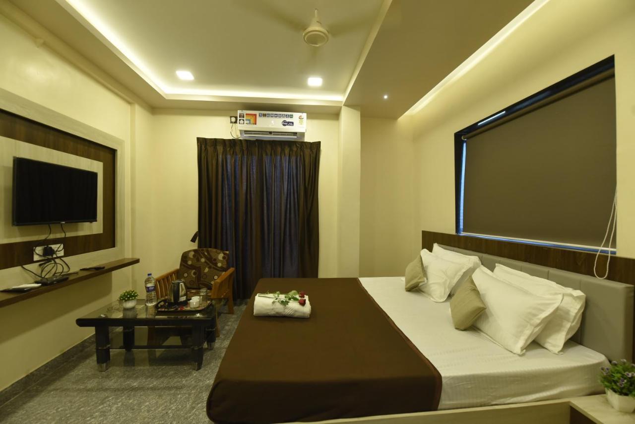 Hotel Sitara Inn Ratnāgiri Buitenkant foto