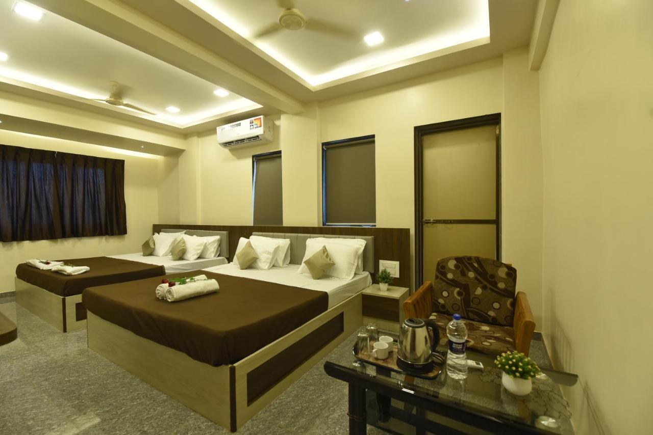 Hotel Sitara Inn Ratnāgiri Buitenkant foto