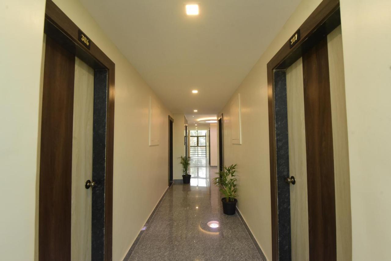 Hotel Sitara Inn Ratnāgiri Buitenkant foto